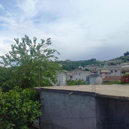 Aleko Guest House Gjirokastër المظهر الخارجي الصورة